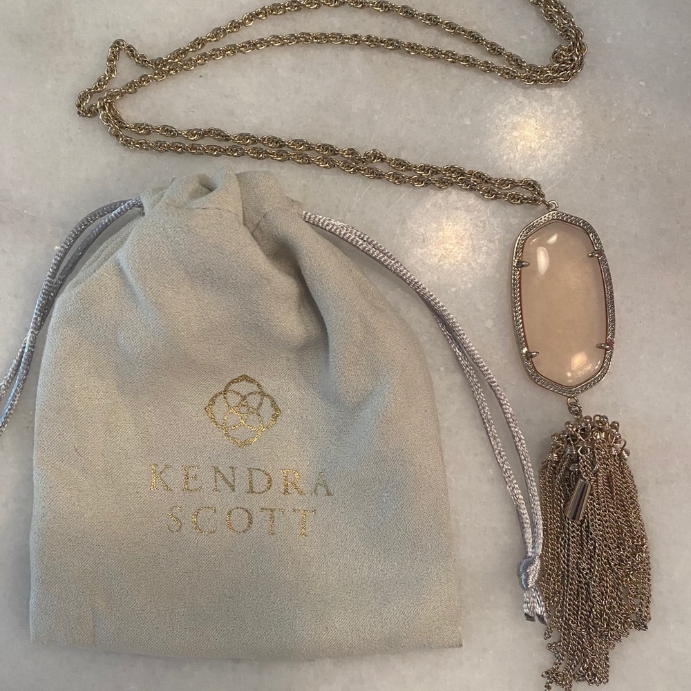 Kendra Scott rose gold Rayne necklace